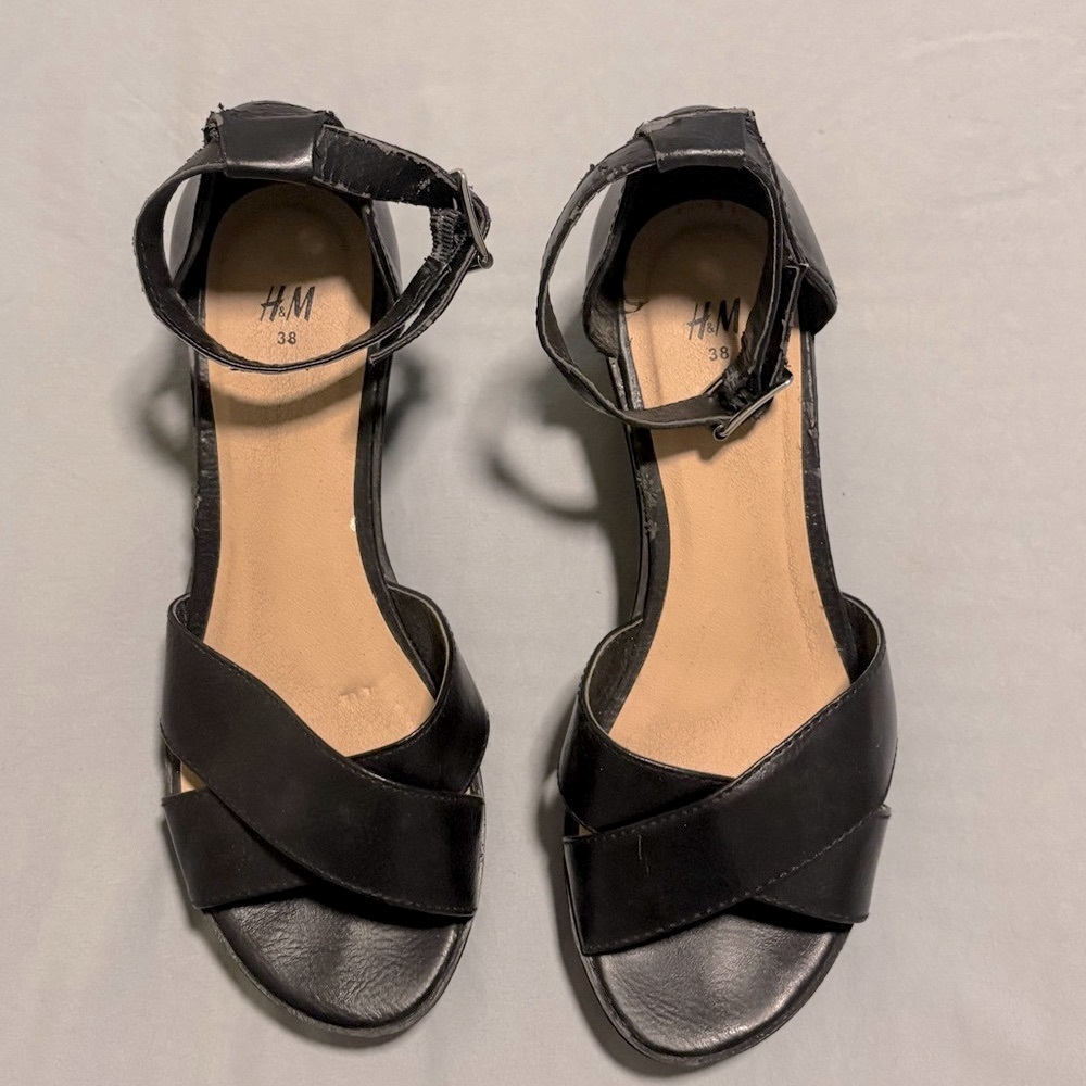 H&M Women's Black Flatforms